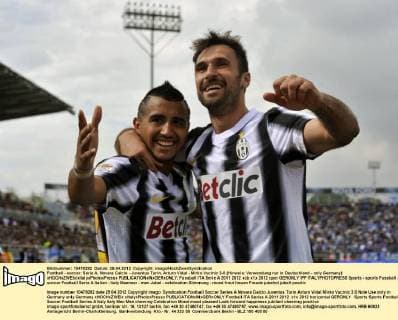 Football - soccer: Serie A, Novara Calcio - Juventus Turin, Arturo Vidal - Mirko Vucinic 3-0 (Hinweis: Verwendung nur in Deutschland - only Germany) xHOCHxZWEIx xItalyxPhotoxPressx 