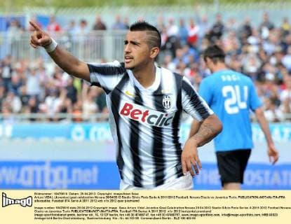 Arturo VIDAL (Juventus) goal celebration Novara 29 04 2012 Stadio Silvio Piola Serie A 2011 2012 Football, Novara Clacio vs Juventus Turin, allexsabba
