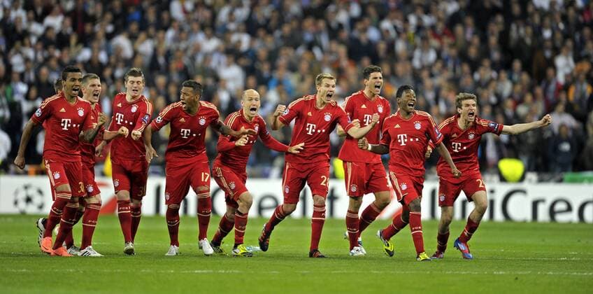 25.04.2012, Fussball Championsleague 2011 2012, Halbfinale Rückspiel, Real Madrid - FC Bayern München in Madrid, Estadio Bernabeu. Jubel der Bayern nach dem entscheidenden Elfmeter zum Sieg
