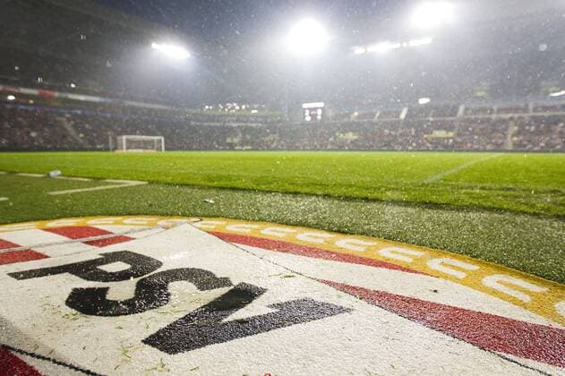 Regen im Philips Stadium - PSV Eindhoven Dutch Eredivisie 2011 2012 xVIxLaurensxLindhoutx xOrangexPicturesxIVx 846363