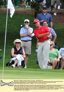 May 4, 2012 - Charlotte, NC, USA - Hunter Haas pitches onto the green on the 5th hole in the second round of the Wells Fargo Championship at Quail Hollow in Charlotte, North Carolina, on Friday, May 4, 2012. PGA Golf Herren TOUR - ZUMAm67