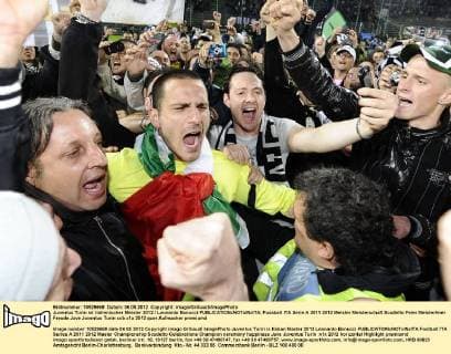 Juventus Turin ist italienischer Meister 2012 Leonardo Bonucci 