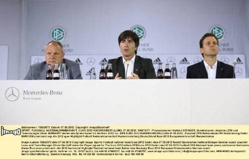 SPORT, FUSSBALL NATIONALMANNSCHAFT, EURO 2012 KADERVORSTELLUNG, 07.05.2012, RASTATT - Pressesprecher Hartmut STENGER, Bundestrainer Joachim LÖW und Teammanager Oliver BIERHOFF stellen den Spielerkader für die Euro 2012 vor. DFB EURO 2012 KADERVORSTELLUNG 07.05.2012