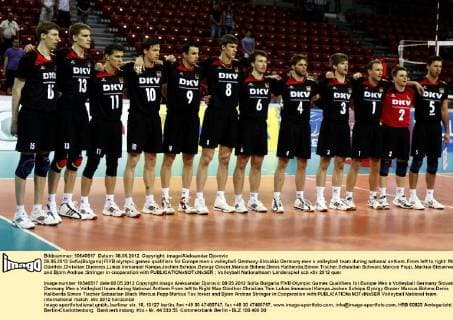 08.05.2012 Sofia(Bulgaria) FIVB olympic games qualifiers for Europe men s volleyball Germany-Slovakia Germany men s volleyball team during national anthem. From left to right: Max Günthör,Christian Duennes,Lukas Immanuel Kampa,Jochen Schöps,György Grozer,Marcus Böhme,Denis Kaliberda,Simon Tischer,Sebastian Schwarz,Marcus Popp,,Markus Steuerwald and Björn Andrae :Stringer in cooperation with