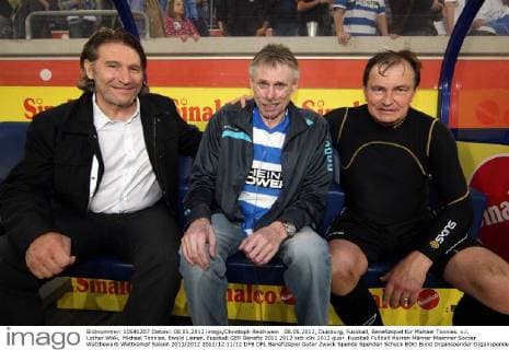 08.05.2012, Duisburg, Fussball, Benefizspiel für Michael Tönnies. v.l. Lothar Wölk, Michael Tönnies, Ewald Lienen.