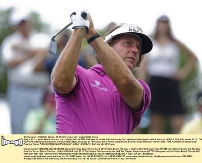 May 8, 2012 - Vedra Beach, Florida, U.S. - Golfer PHIL MICKELSON tees off on the 3rd hole during the Tuesday practice round before the start of GOLF PGA Golf Herren 2012 - THE PLAYERS Championship held at THE PLAYERS Stadium course at TPC Sawgrass in Ponte Vedra Beach, Florida. GOLF PGA Golf Herren 2012 - THE PLAYERS Championship Practice Round  - ZUMAr11