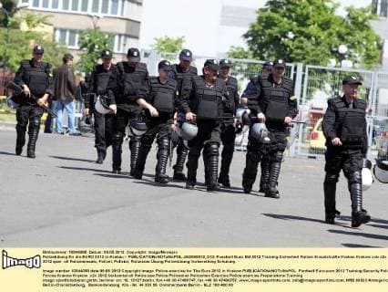 Polizeiübung für die EURO 2012 in Krakau  JAG090512_013
