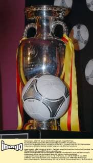 Iker Casillas has launched the official ball for Eurocup 2012. JosexSerrano 