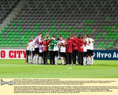 Team Germany during the UEFA U-17 European Championship final tournament group match between Germany and France at the SRC Stozice Stadium in Ljubljana, Slovenia, May 10, 2012. Photo: imago Luka Dakskobler UEFA U-17 European Championship final tournament group match between Germany and France