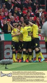 Shinji KAGAWA (Borussia Dortmund), links jubelt nach seinem 1:0 DFB Pokal Borussia Dortmund vs. Bayern München, Berlin 12.05.2012