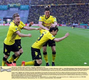 Fussball, Herren, Saison 2011 2012, Finale im DFB-Pokal 2012, Borussia Dortmund - FC Bayern München, im Bild: v. l. Jakub Blaszczykowski ( Kuba, Borussia Dortmund), Shinji Kagawa (Borussia Dortmund), Robert Lewandowski (Borussia Dortmund) bejubeln das Tor zum 1:0, 12.05. 2012,