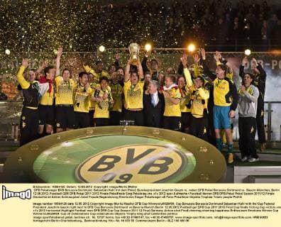 DFB Pokalsieger BVB Borussia Dortmund. Sebastian Kehl mit dem Pokal; Bundespräsident Joachim Gauck re. neben DFB Pokal Borussia Dortmund vs. Bayern München, Berlin 12.05.2012