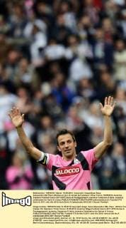 Alessandro Del Piero effettua un giro di campo per salutare i tifosi Torino 13 05 2012 Juventus Stadium Football Calcio 2011 2012 Serie A Festeggiamenti Juventus Campione d Italia Juventus celebration for Serie A victory andreaxstaccioli