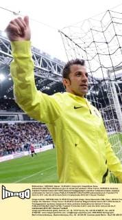 Alessandro Del Piero effettua un giro di campo per salutare i tifosi Torino 13 05 2012 Juventus Stadium Football Calcio 2011 2012 Serie A Festeggiamenti Juventus Campione d Italia Juventus celebration for Serie A victory andreaxstaccioli