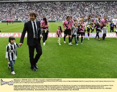 13 05 2012 - Serie A Juventus Turin - Atalanta Bergamo: Antonio Conte mit Tochter Vittoria 