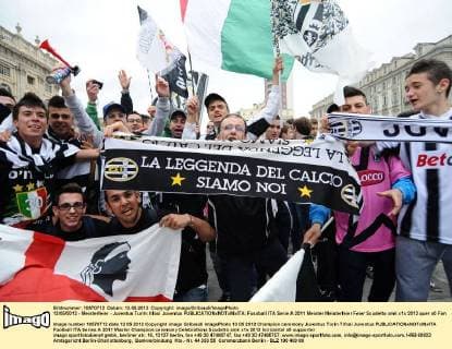 13 05 2012 - Meisterfeier - Juventus Turin: tifosi Juventus 