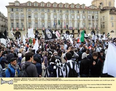 13 05 2012 - Meisterfeier - Juventus Turin: tifosi Juventus 
