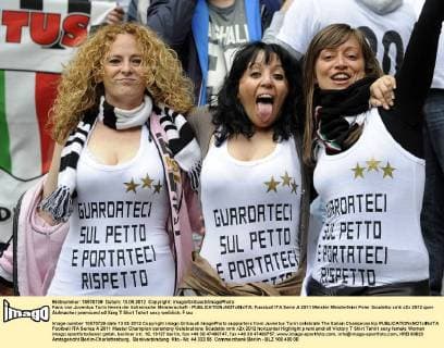Fans von Juventus Turin feiern die italienische Meisterschaft - 
