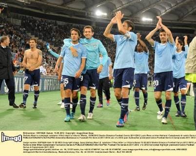 Stefano Mauri e compagni salutano i tifosi dopo la vittoria Roma, 13 05 2012 Stadio Olimpico Football Calcio 2011 2012 Lazio Rom vs Inter Mailand. Campionato di calcio Serie A AntoniettaxBaldassarre