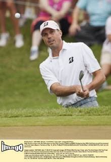 Matt Kuchar chips onto the 2nd green on the final round of THE PLAYERS Championship PGA Golf Herren golf tournament in Ponte Vedra Beach, Florida on May 13, 2012.  JAX2012051312