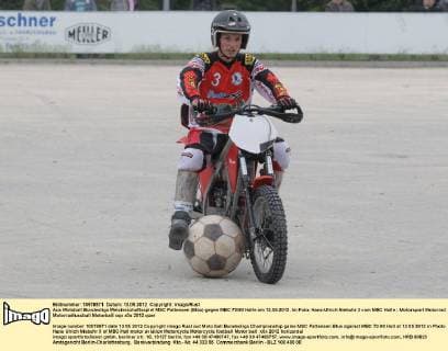 Aus Motoball Bundesliga Meisterschaftsspiel MSC Pattensen (Blau) gegen MBC 70 90 Halle am 13.05.2012. Im Foto: Hans-Ulrich Niebuhr 3 vom MBC Halle