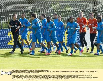 team of Holland warming up training Nederlands Elftal Hoenderloo 2011 2012 xVIxxIVx 931457