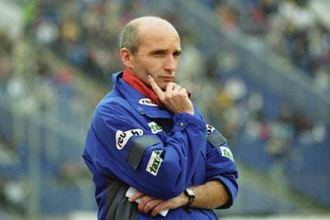Aus 2.BL Saison 2000 2001 Hannover 96 (Rot) gegen Stuttgarter Kickers 1:0 am 21.10.2000 im Niedersachsenstadion. Im Foto: Han96 Trainer Horst Ehrmanntraut