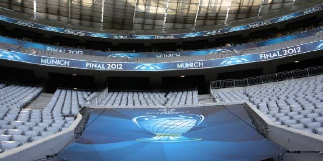 FUSSBALL - CL Finale, Bayern vs Chelsea MÜNCHEN,DEUTSCHLAND,18.MAI.12 - FUSSBALL - UEFA Champions League Finale, FC Bayern München vs Chelsea FC, Vorberichte Bayern. Bild zeigt die Allianz Arena. 