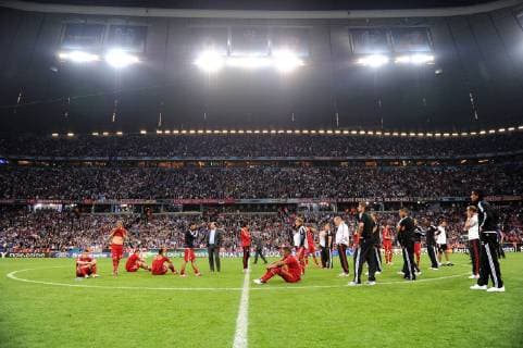 FUSSBALL SAISON 2011 2012 CHAMPIONS LEAGUE FINALE FC Bayern München - FC Chelsea 19.05.2012 Enttäuschte Bayern nach dem Spielende in der Allianz Arena  FUL6190512170
