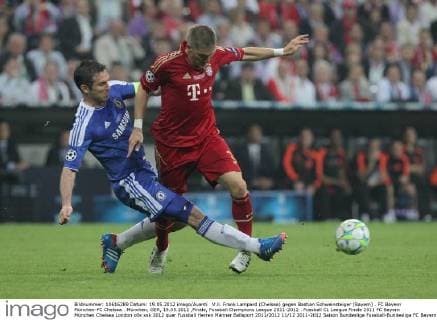 V.li. Frank Lampard (Chelsea) gegen Bastian Schweinsteiger (Bayern) . FC Bayern München-FC Chelsea . München, GER, 19.05.2012 ,Finale, Fussball Champions League 2011-2012 .