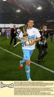 Jubel Cristian Maggio mit Tim Cup - Rom 20 05 2012 Stadio Olimpico, Finale Copa Italia, Juventus Turin vs SSC Neapel, Pokalsieger 2011 2012 Neapel paoloxnucci