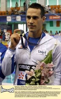 100m Ruecken der Herren, Siegerehrung. Bild zeigt Fabio Scozzoli (ITA) mit der Medaille. 