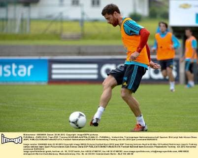 FUSSBALL - EURO 2012, Team ESP, Training SCHRUNS,AUSTRIA,23.MAI.12 - FUSSBALL, Vorberichte, Trainingslager Nationalmannschaft Spanien. Bild zeigt Xabi Alonso Olana (ESP). 