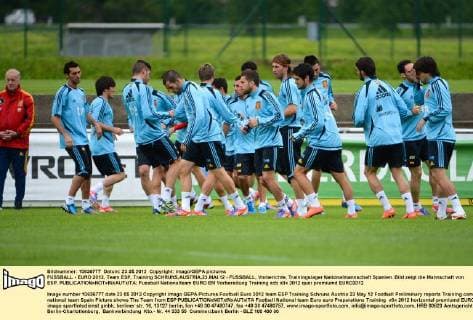 FUSSBALL - EURO 2012, Team ESP, Training SCHRUNS,AUSTRIA,23.MAI.12 - FUSSBALL, Vorberichte, Trainingslager Nationalmannschaft Spanien. Bild zeigt die Mannschaft von ESP. 