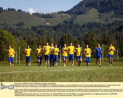 25.05.2012, Sportplatz, Walchsee, AUT, UEFA EURO 2012, Trainingscamp, Ukraine, Training, im Bild beim ersten Training stand Laufen am Programm
