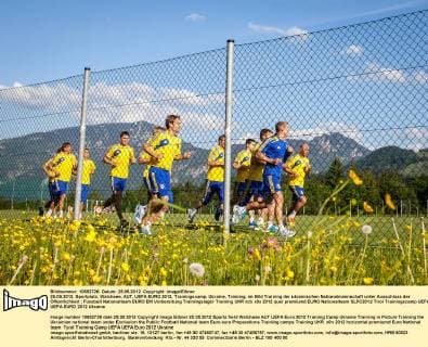 25.05.2012, Sportplatz, Walchsee, AUT, UEFA EURO 2012, Trainingscamp, Ukraine, Training, im Bild Training der ukrainischen Nationalmannschaft unter Ausschluss der Öffentlichkeit