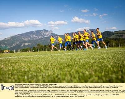 25.05.2012, Sportplatz, Walchsee, AUT, UEFA EURO 2012, Trainingscamp, Ukraine, Training, im Bild beim ersten Training stand Laufen am Programm