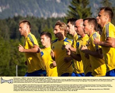 25.05.2012, Sportplatz, Walchsee, AUT, UEFA EURO 2012, Trainingscamp, Ukraine, Training, im Bild Andriy Yarmolenko, (UKR), Evgen Konoplyanka, (UKR), Bohdan Butko, (UKR), Taras Stepanenko, (UKR), Sergiy Nazarenko, (UKR), Ruslan Rotan,