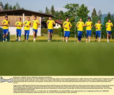 25.05.2012, Sportplatz, Walchsee, AUT, UEFA EURO 2012, Trainingscamp, Ukraine, Training, im Bild Evgen Seleznev, (UKR), Aleksandr Aliev, (UKR), Anatoliy Tymoshchuk, (UKR), Andriy Shevchenko, (UKR), Oleksandr Kucher, (UKR), Andriy Pyatov, (UKR), Maksim Koval, (UKR), Artem Milevskiy, (UKR), Andriy Voronin, (UKR), Oleg Gusev, (UKR)