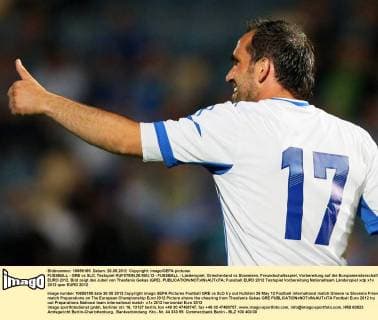 FUSSBALL - GRE vs SLO, Testspiel KUFSTEIN,26.MAI.12 - FUSSBALL - Länderspiel, Griechenland vs Slowenien, Freundschaftsspiel, Vorbereitung auf die Europameisterschaft, EURO 2012. Bild zeigt den Jubel von Theofanis Gekas (GRE). 