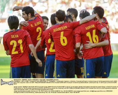 FUSSBALL - ESP vs SRB, Testspiel ST.GALLEN,26.MAI.12 - FUSSBALL - Länderspiel, Spanien vs Serbien, Freundschaftsspiel, Vorbereitung auf die Europameisterschaft, EURO 2012. Bild zeigt den Jubel von ESP. 