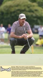 May 26, 2012 - Fort Worth, Texas, USA - Geoff Ogilvy lines up his putt at 9 during third round Crowne Plaza Invitational at Colonial action located at Colonial Country Club. PGA Golf Herren 2012 - Crowne Plaza Invitational at Colonial Third Round - ZUMAd30