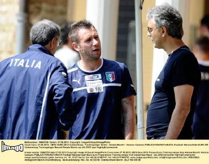 Coverciano, 27.05.2012 - UEFA EURO 2012 Vorbereitung - Trainingslager Italien - Andrea Bocelli - Antonio Cassano 