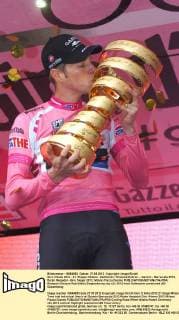 Giro d Italia 2012 - 21. Etappe: Milano - Zeitfahren Einzelzeitfahren -- Garmin - Barracuda 2012, Ryder Hesjedal - Giro Sieger 2012, Milano Piazza Duomo 