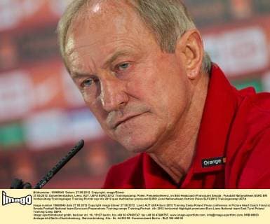 27.05.2012, Dolomitenstadion, Lienz, AUT, UEFA EURO 2012, Trainingscamp, Polen, Pressekonferenz, im Bild Headcoach Franciszek Smuda