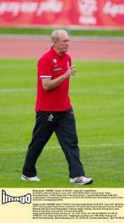 27.05.2012, Dolomitenstadion, Lienz, AUT, UEFA EURO 2012, Trainingscamp, Polen, Pressekonferenz, im Bild Headcoach Franciszek Smuda
