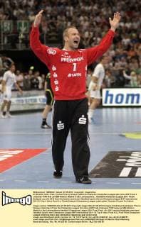27.05.2012, Köln: Kiels Torwart Thierry Omeyer jubelt im Finale der Champions League des Velux EHF Final 4 zwischen THW Kiel und BM Atletico Madrid in der Lanxessarena.