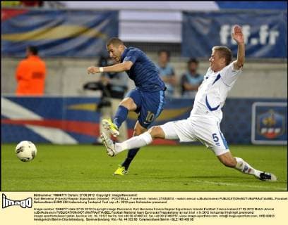 Kari Benzema (France) Ragnar Sigurdsson (Islande) FOOTBALL: Frankreich - Island. 27 05 2012 - match amical xJBxAutissierx 