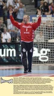 Jubel Torwart Thierry OMEYER (Kiel) ganze Figur, Ganzkörper, Einzelbild, Freisteller, Handball Champions League Final Four, Finale, THW Kiel - BM Atletico Madrid 26:21, am 27.05.2012 in Koeln Deutschland