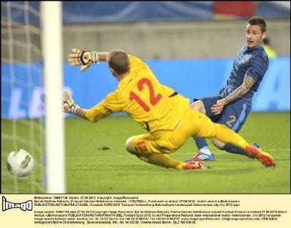 But de Mathieu Debuchy (France) Hannes Halldorsson (Islande) FOOTBALL: Frankreich vs Island. 27 05 2012 - match amical xJBxAutissierx 